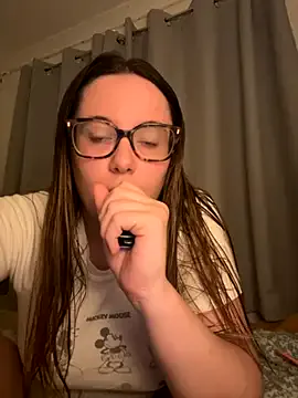 EmilyEast — Flash boobs 