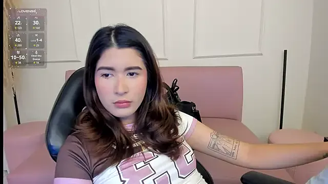 emilyycute_ — DOGGIE SPANK ASS AND OILED ASS