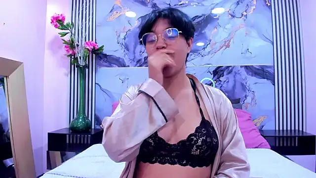 Emmaa_Lex — Nipple closeup + hard nipples with oil