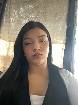 EmmaBlossom — shake ass