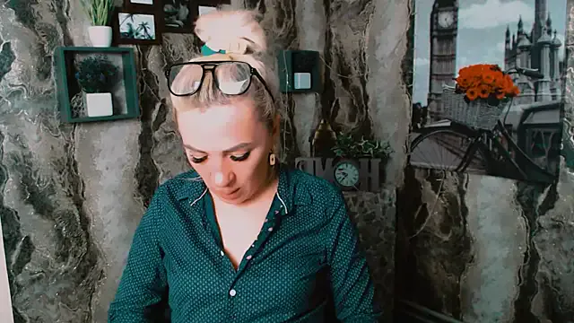 EmmaCat_ — spank my butt 10 times