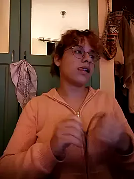 EmmaMelissa0521 — Tease play tits out