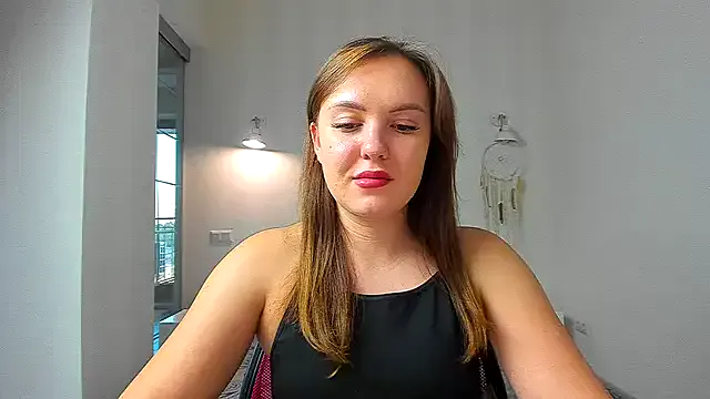 EmmaNorman — red lipstick)))