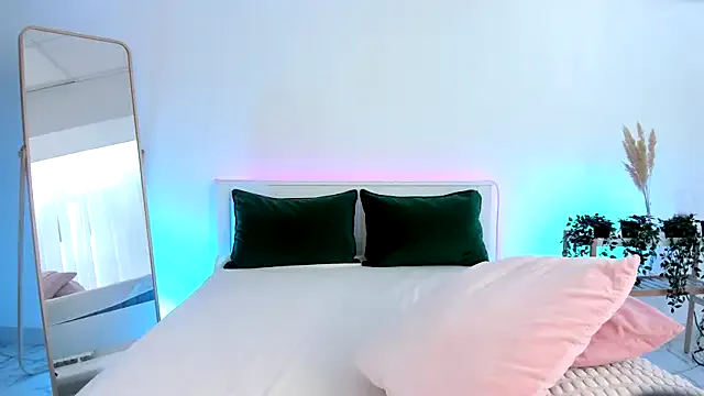 Emmi_Lake — SPANK ASS