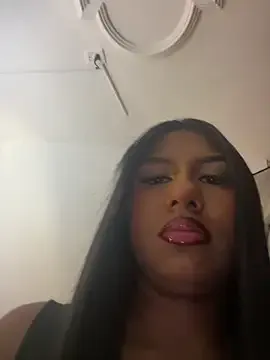 Emmily_Vargas — Pinch nipples