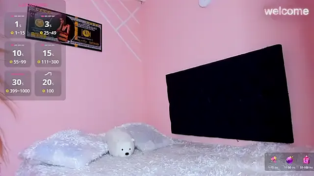 emmy_grantt — fingers  in  pussy
