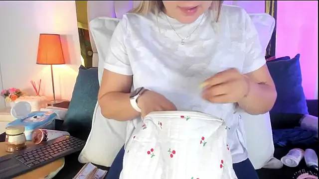 emmy_r — Fuck me daddy, i can't waiitt