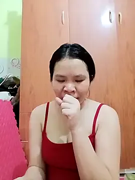 emyeuhss — Show  Masturbate and squirt