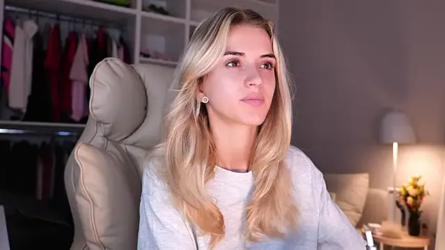 Entia — Sexy Striptease