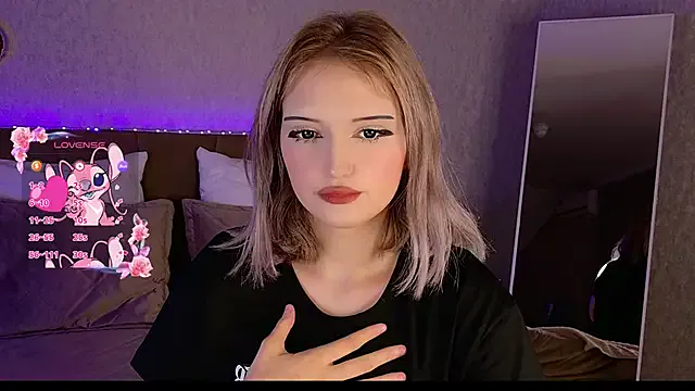 EsmeMayhem — Dildo in pussy