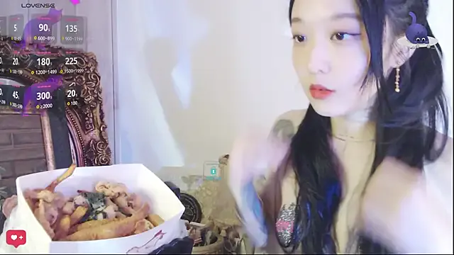 Etherealcat33 — Freechat on StripChat
