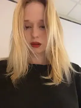 Eva_Millss — STRIPTEASE