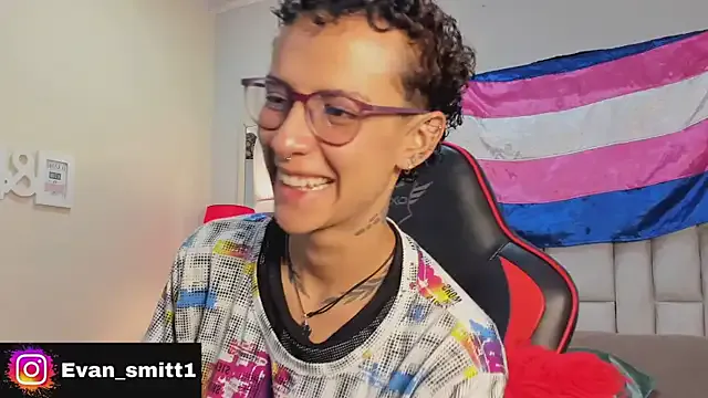 evan_smitt1 — Doggy plug in ass