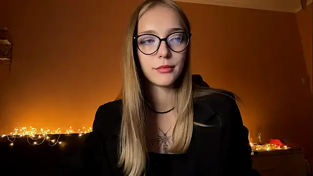 EvaPeace — Hands under top, touch my boobs
