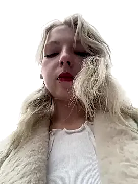 EveLittleSinner — Hi there 