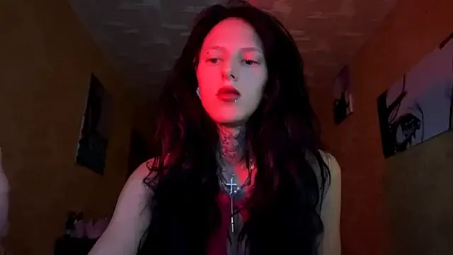 EvelynDiamond — Tease lips