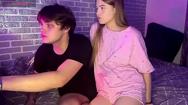 fetchingcouplee —  Deep Kissing & Touch