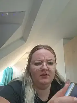 Fiona0705 — naked