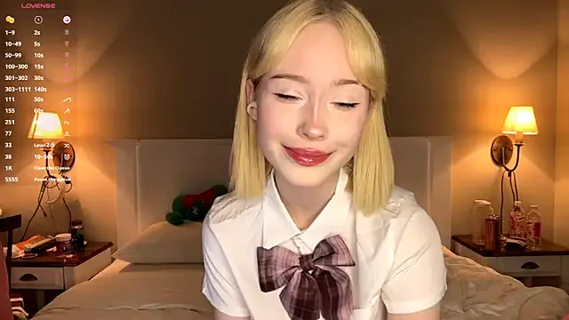 FlowMia — Oil jumping boobs