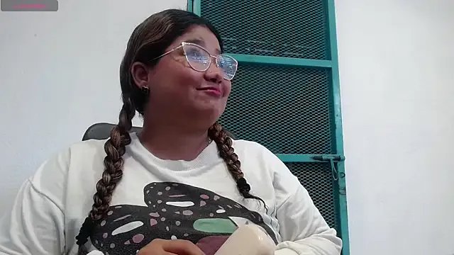 Gabycutee — use 3 dilso at the same time