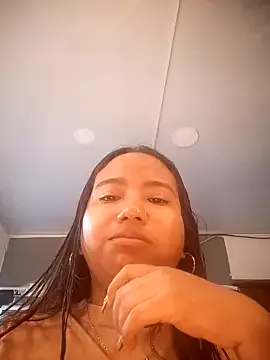 Giorgia_18 —  Remove bra