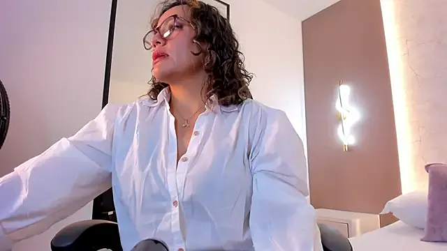 gipsela_gomez — ride dildo + control 5 minutes