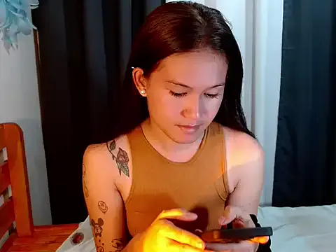 girlyesha — finger and cum