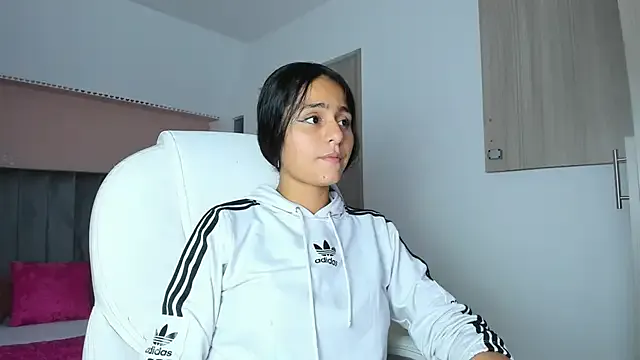 Giselle_Roldan — Topless close up 