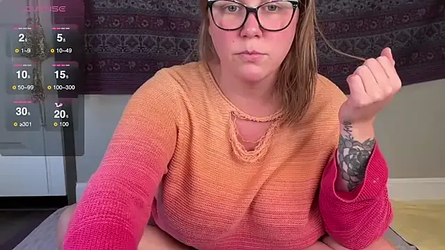 GlitterKitty108 — Flash & Play w/ Tits