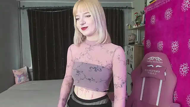 godlikegirlyy — Sexy suck my  finger