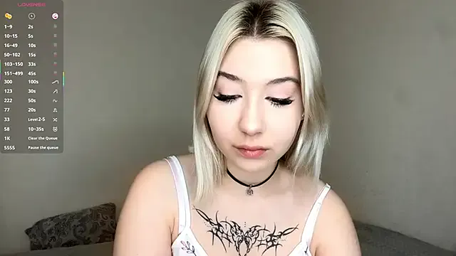 Golden_Vibe — Show my wet tongue
