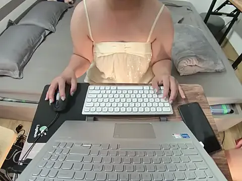 Hanna9x — show tits