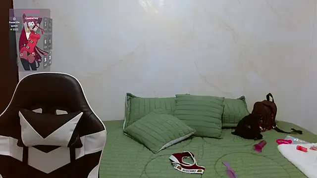 hanna_bella21 — completely naked and masturbate