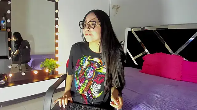 HannaFischer — Show boobs