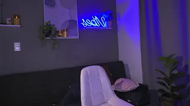 HannahEvanss — Naked 