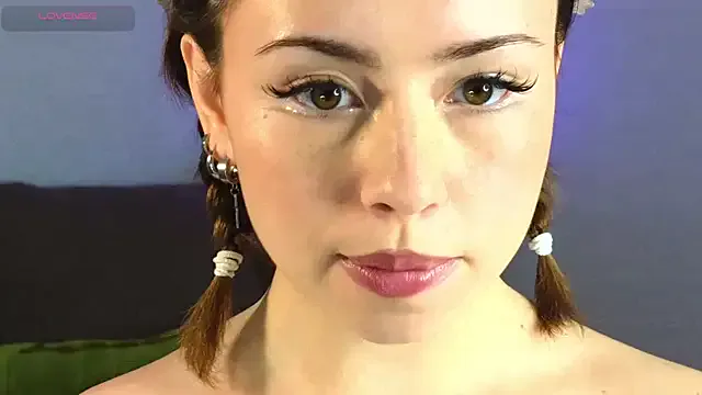 Hanny_babyy — show with milk in the tongue