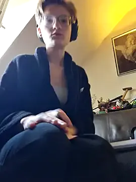 hellgirlzheaven — Freechat on StripChat