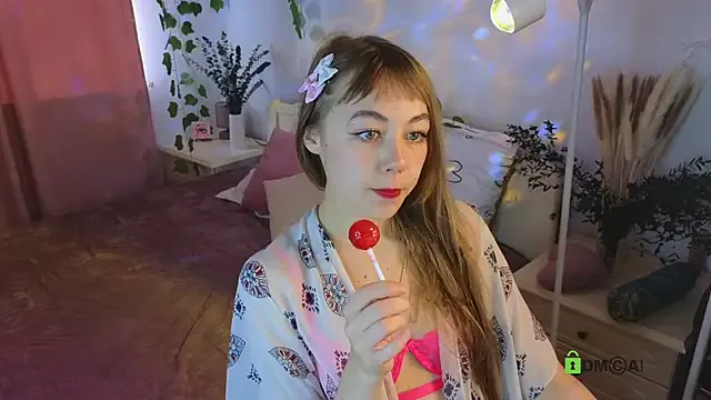 Hello_Vivienne — smile