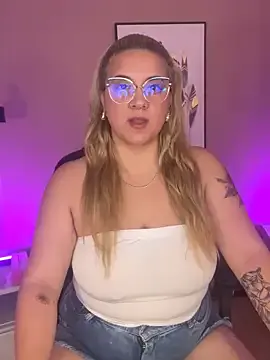 hollie_joliie — Handbra