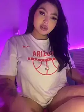 hornykittenn — Freechat on StripChat