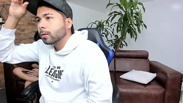 Hot_Threesomee — fuck boy