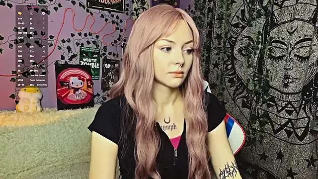 hotbeathoney — camel-toe close up