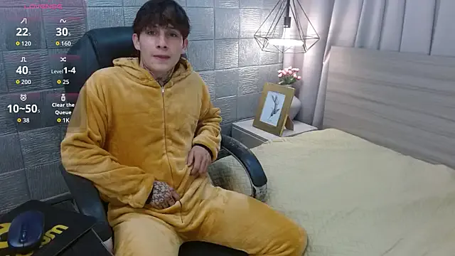 Iantwink18 — cum show