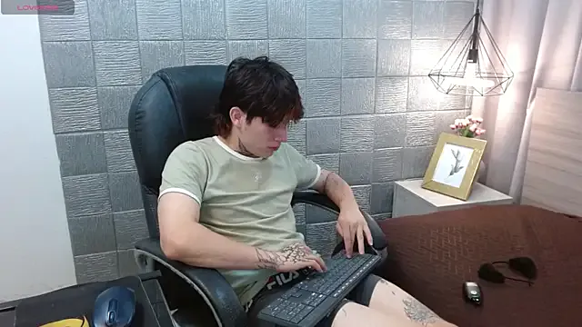 Iantwink18 — cum show