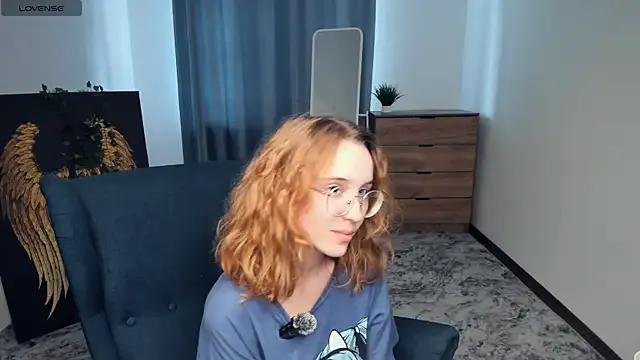 IiceVeinss — Show and stroke my feet