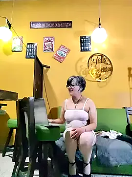 ilonna2025 — striptease, sexy dance and show oil
