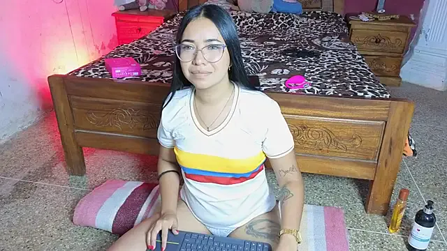 im_mariham_ — Plug anal