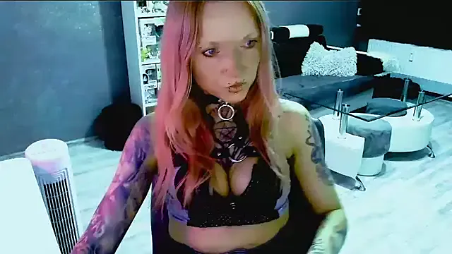 InesGold — Undress Me!