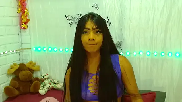 irene_saezz — Show pussy closely and put your fingers
