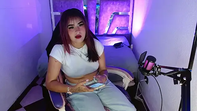 ivoni — show  pussy!